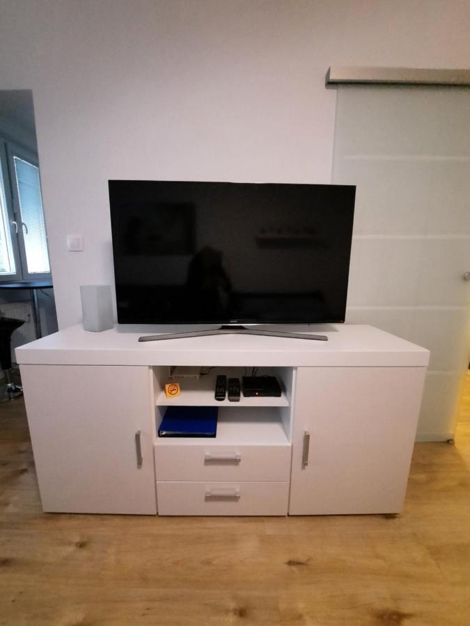 Apartment Klimka With Balcony, Free Wifi And Free Parking Bratislava Buitenkant foto